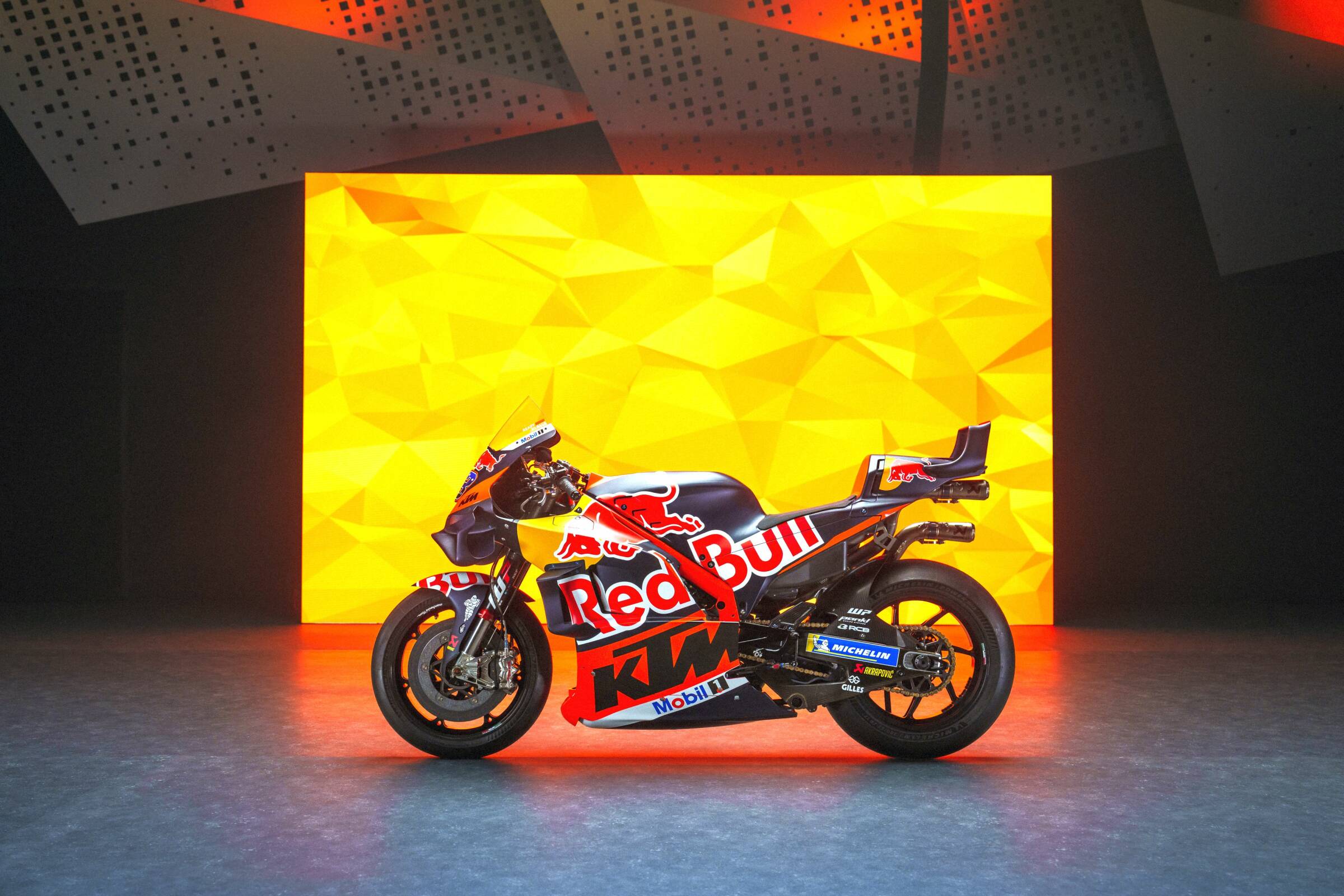Red Bull KTM Factory Racing presenta la sua formazione per la MOTOGP™ 2024
