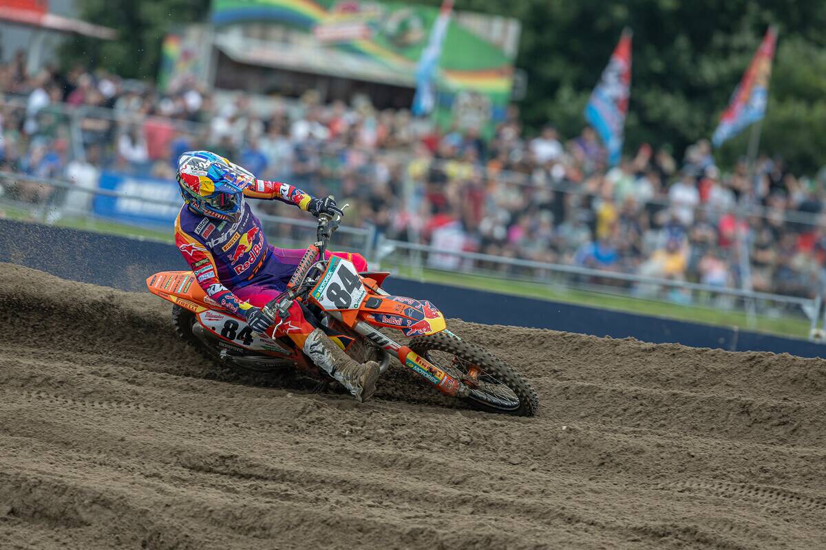 IN BELGIO HERLINGS È IL RE DELLA SABBIA E COGLIE LA SUA TERZA VITTORIA MXGP DEL 2024