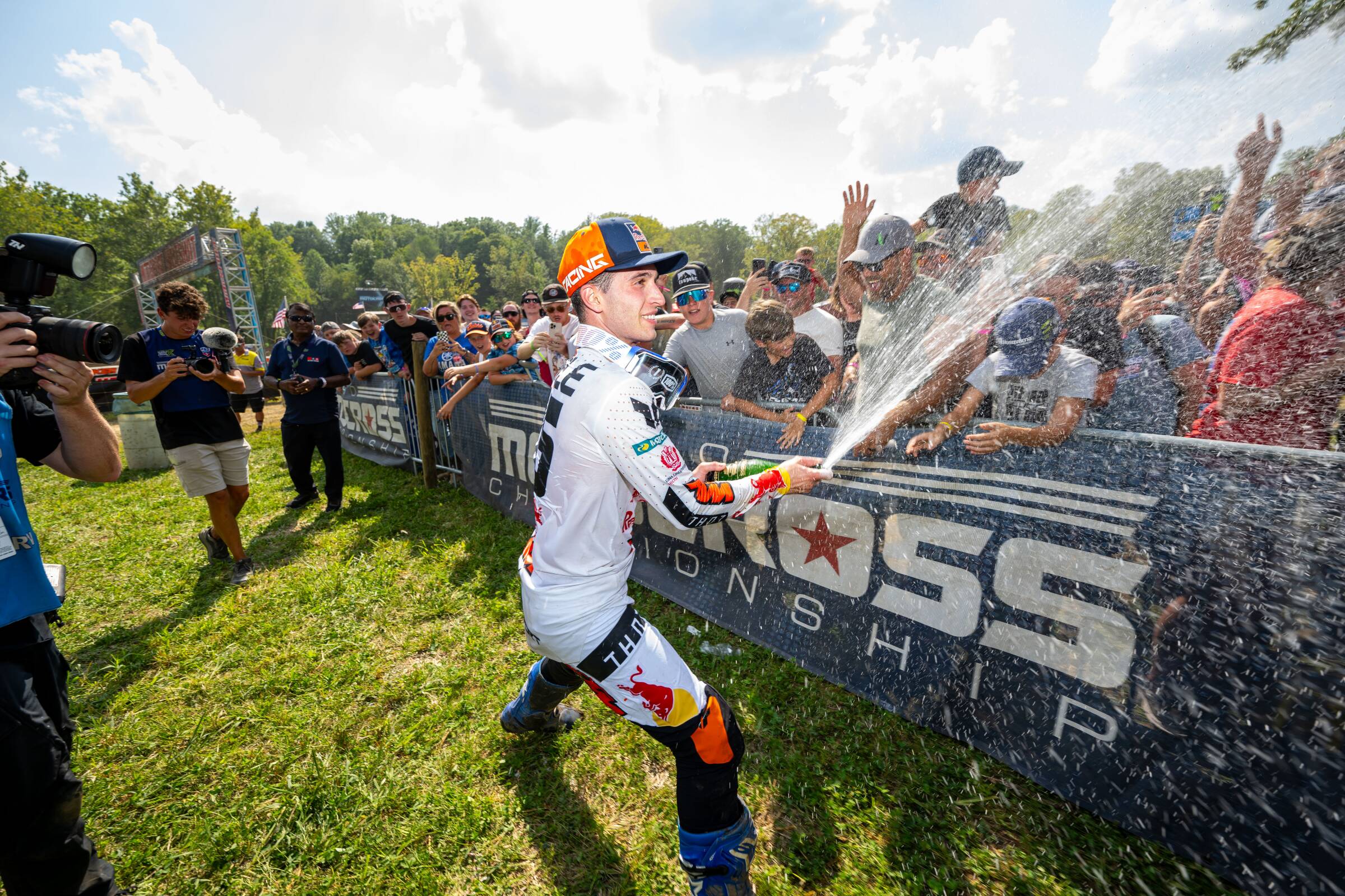 CHASE SEXTON E RED BULL KTM FACTORY RACING SONO I CAMPIONI AMA PRO MOTOCROSS 450 2024!