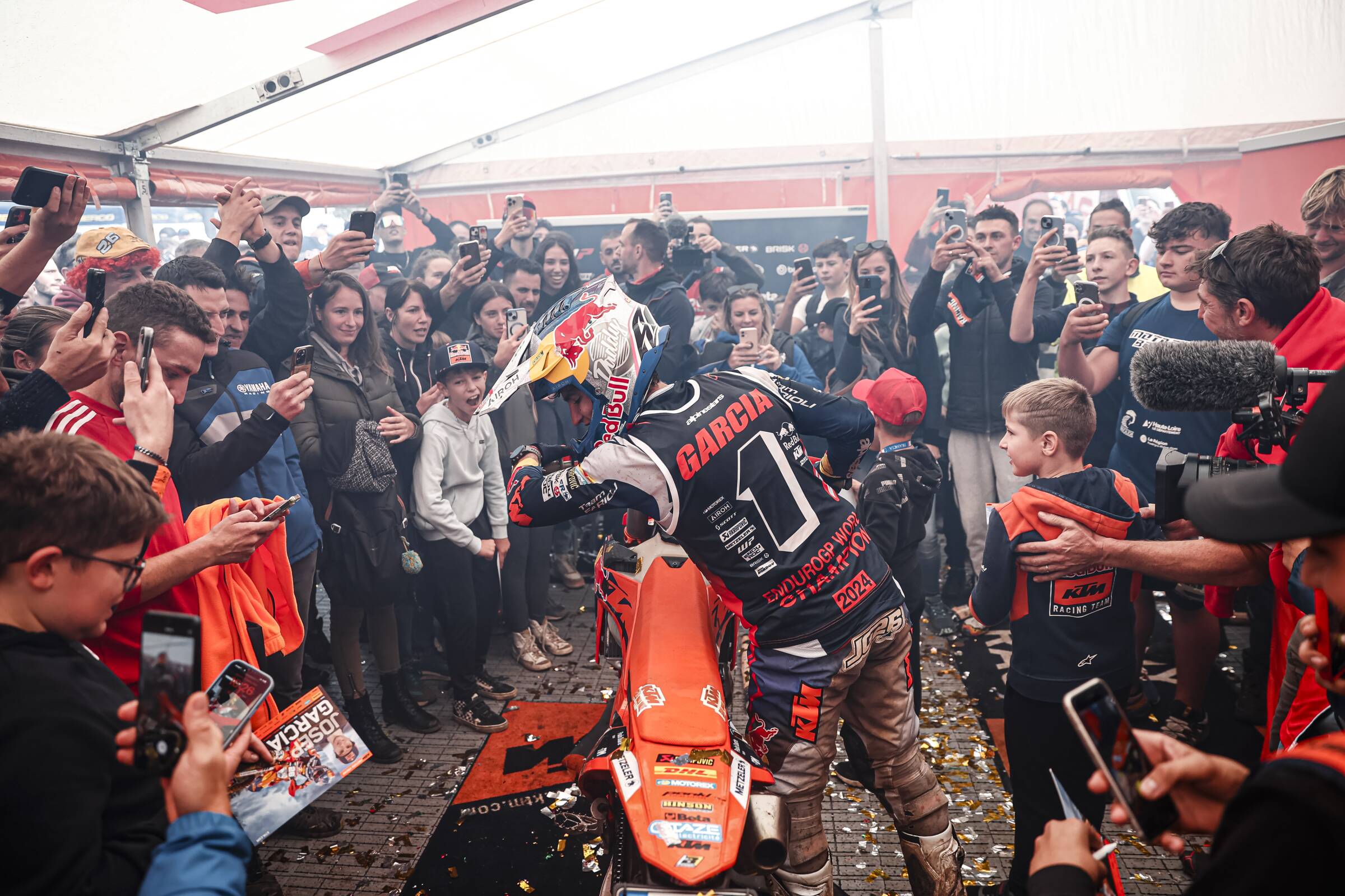 JOSEP GARCIA VINCE!!! CAMPIONE DEL MONDO ENDUROGP ED ENDURO1