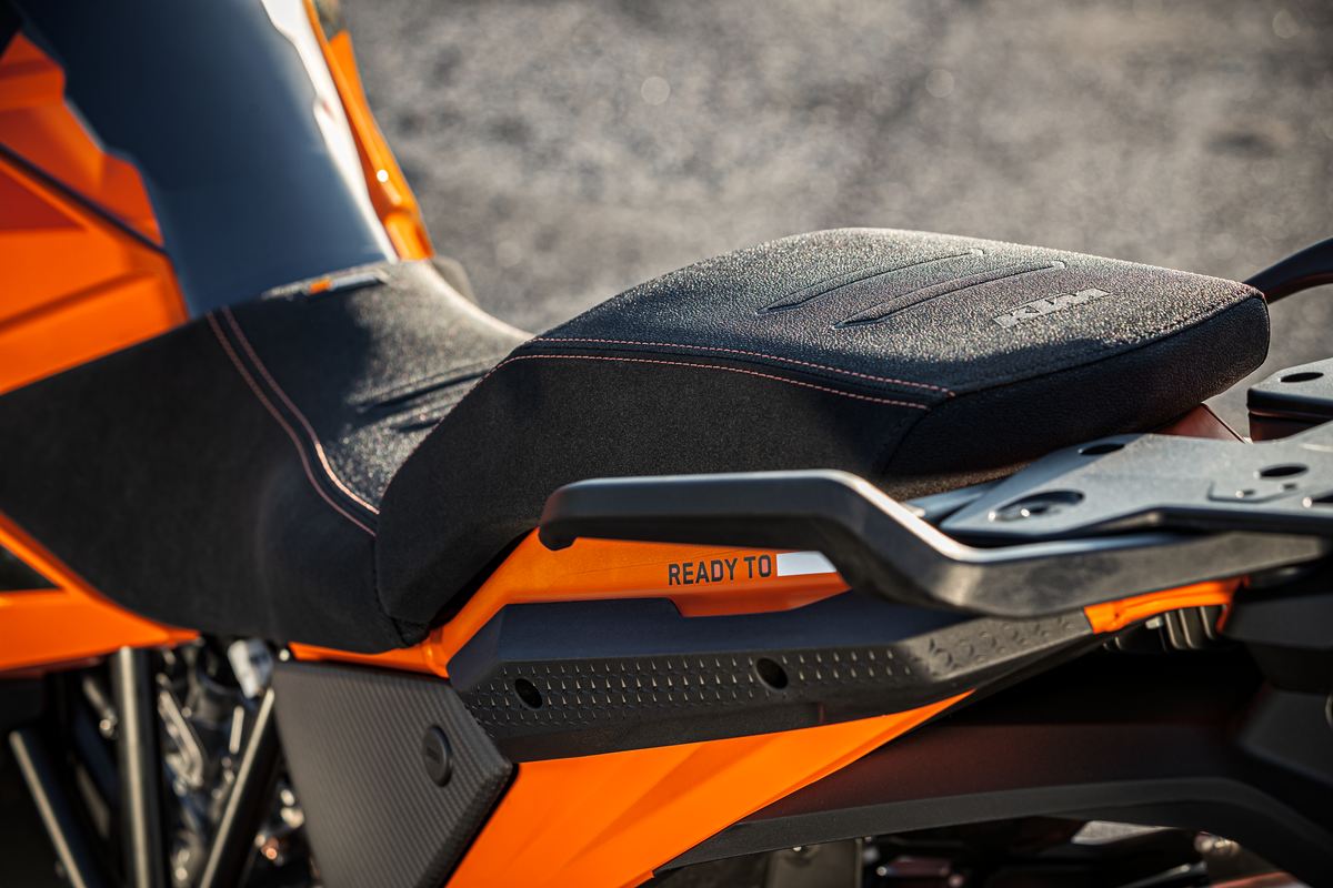 Ergo pillion seat