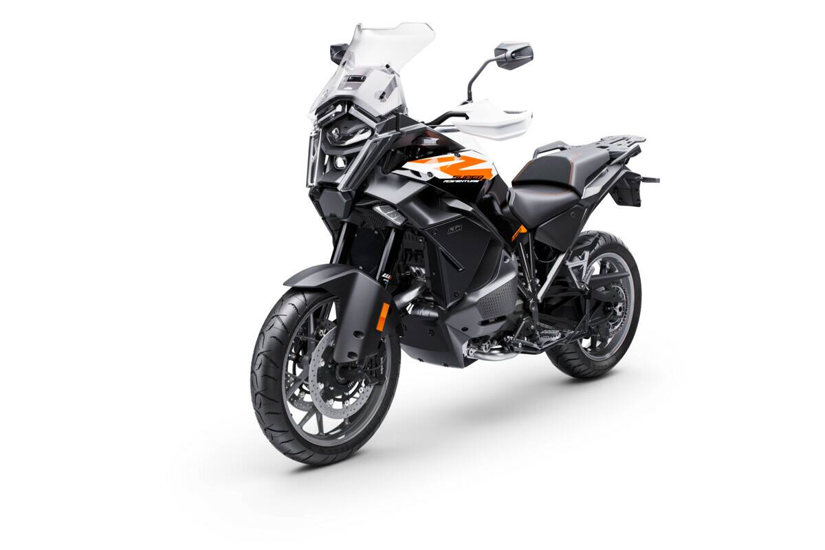 NUOVA KTM 1390 SUPER ADVENTURE S EVO 2025: TUTTO IL RESTO È PASSATO