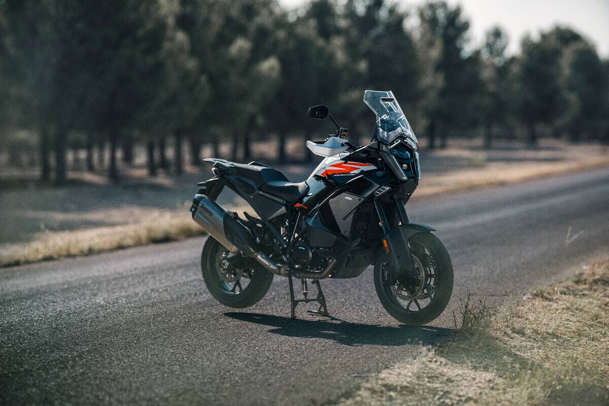 KTM 1390 SUPER ADVENTURE S 2025: IL NUOVO RIFERIMENTO DELLA CATEGORIA È ARRIVATO SULLA TERRA