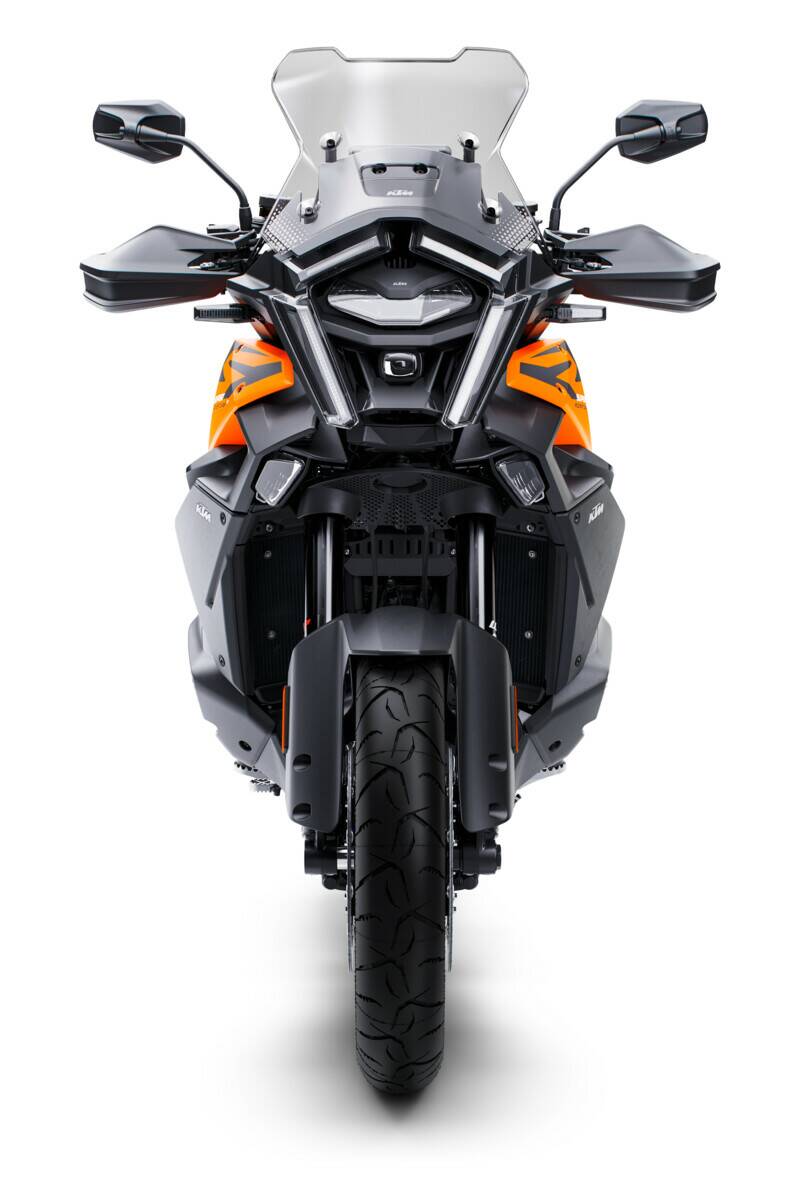 KTM 1390 SUPER ADVENTURE S 2025: IL NUOVO RIFERIMENTO DELLA CATEGORIA È ARRIVATO SULLA TERRA