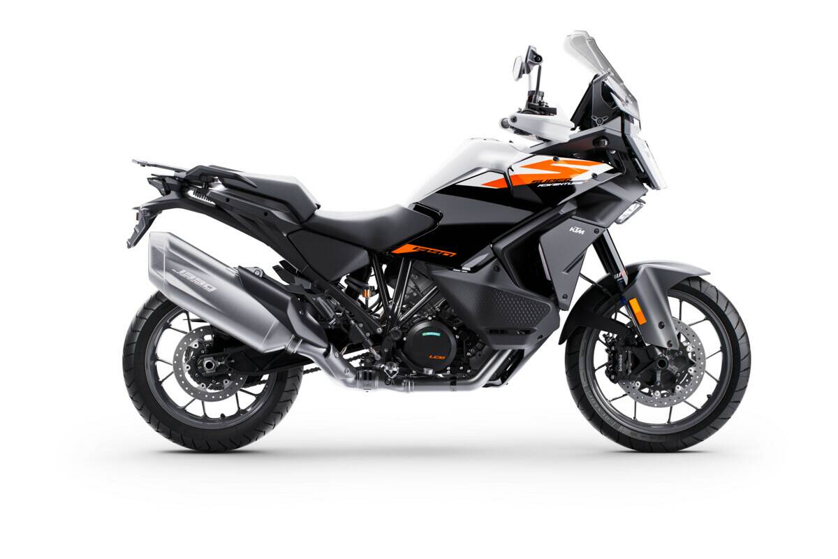 KTM 1390 SUPER ADVENTURE S 2025: IL NUOVO RIFERIMENTO DELLA CATEGORIA È ARRIVATO SULLA TERRA