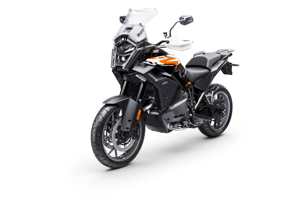 KTM 1390 SUPER ADVENTURE S 2025: IL NUOVO RIFERIMENTO DELLA CATEGORIA È ARRIVATO SULLA TERRA