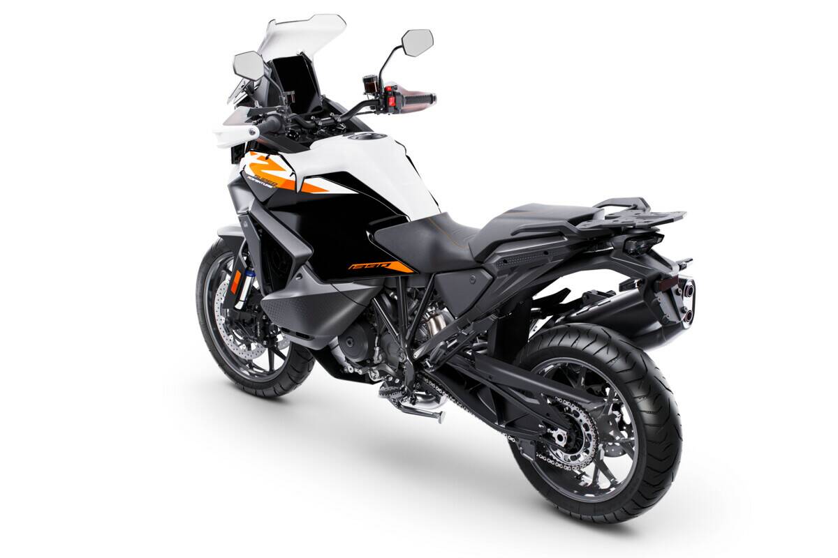 KTM 1390 SUPER ADVENTURE S 2025: IL NUOVO RIFERIMENTO DELLA CATEGORIA È ARRIVATO SULLA TERRA