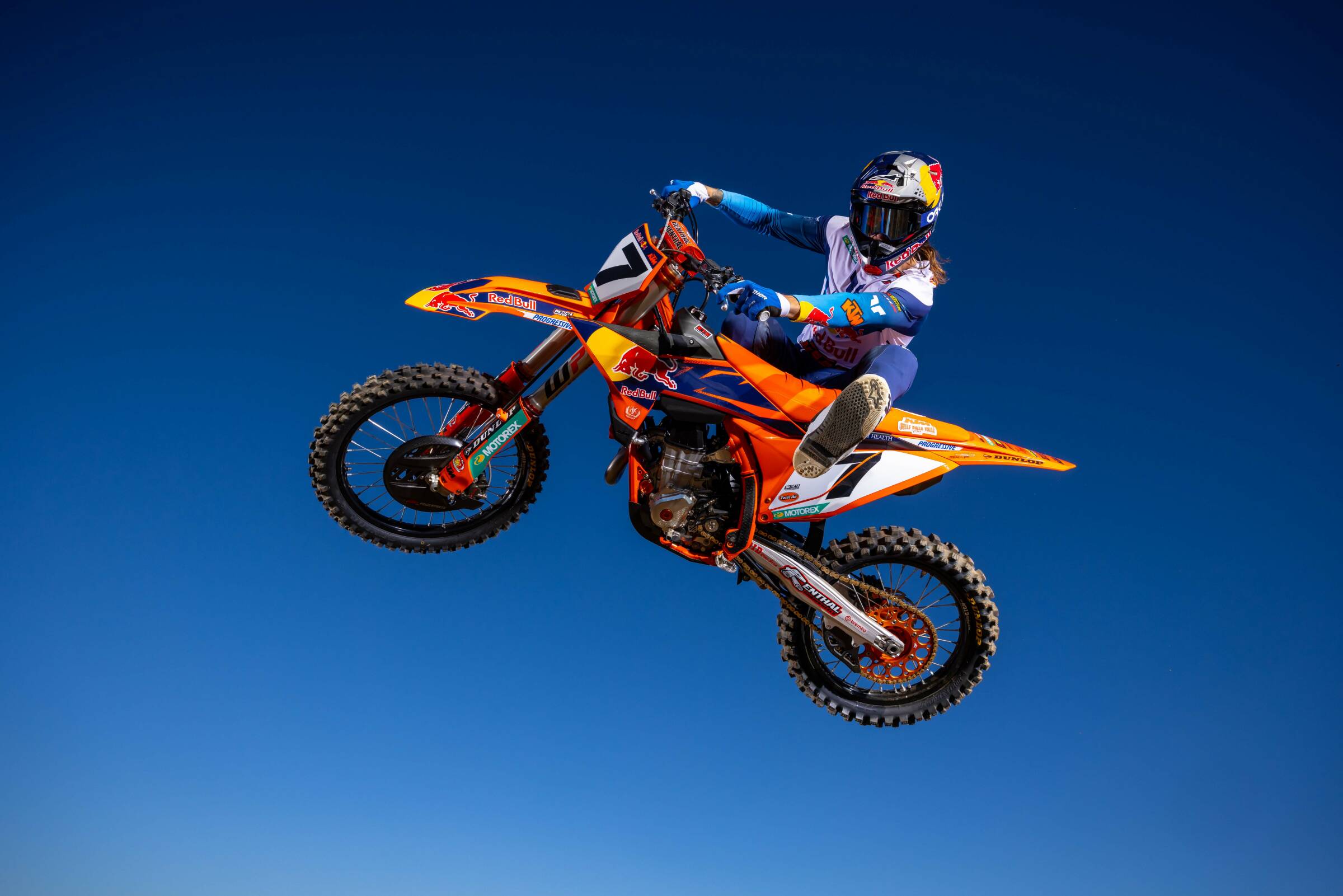 IL TEAM RED BULL KTM FACTORY RACING PRESENTA LA LINE-UP PER IL SUPERMOTOCROSS WORLD CHAMPIONSHIP 2025