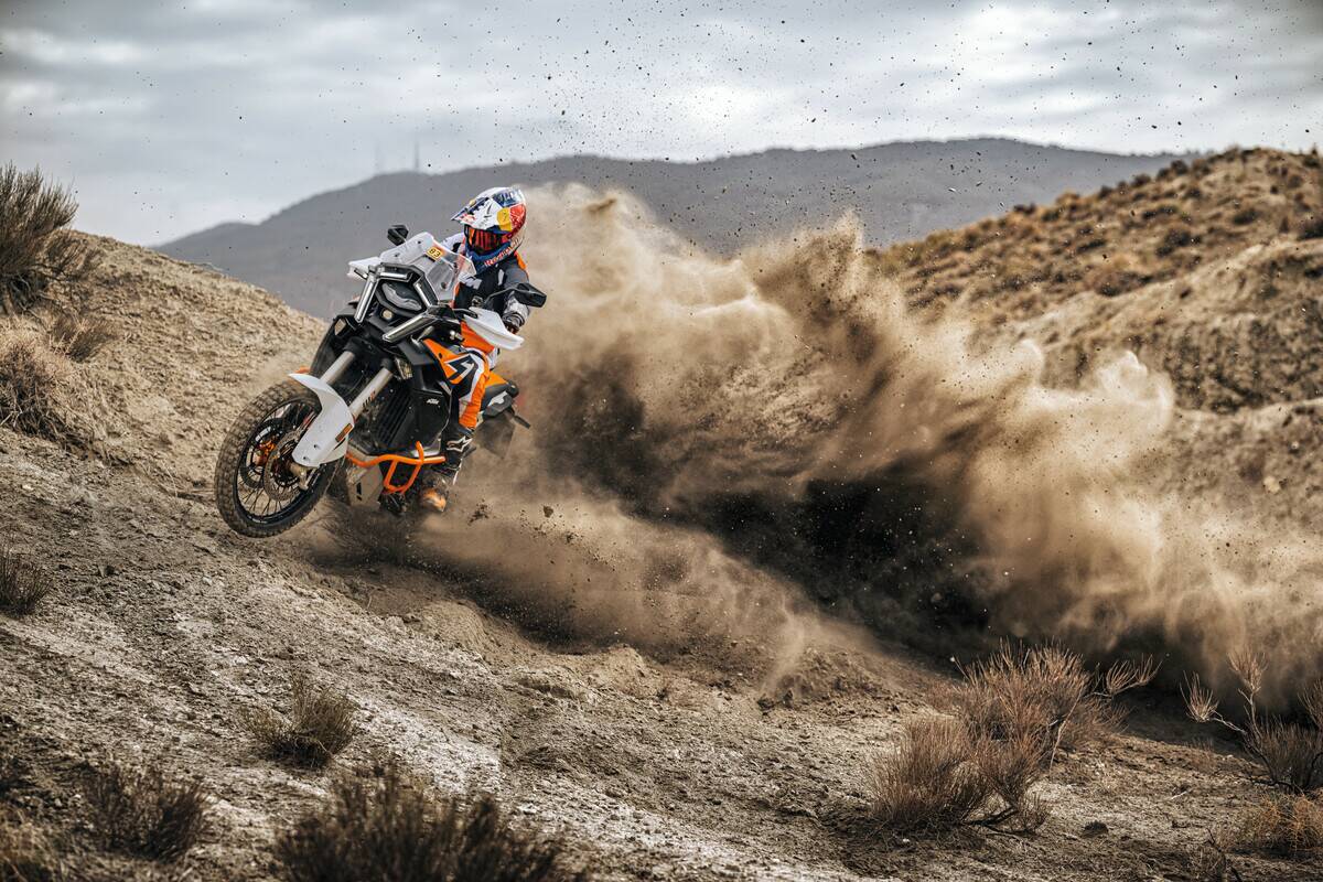 VIAGGIA LONTANO IN SELLA ALLA NUOVA KTM 1390 SUPER ADVENTURE R 2025