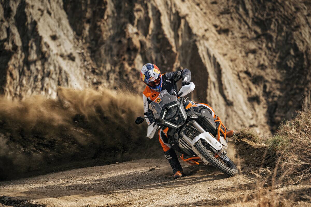VIAGGIA LONTANO IN SELLA ALLA NUOVA KTM 1390 SUPER ADVENTURE R 2025
