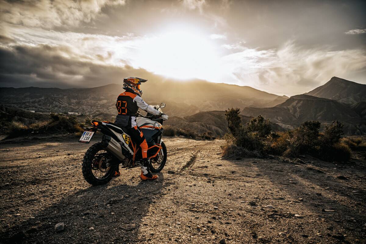 VIAGGIA LONTANO IN SELLA ALLA NUOVA KTM 1390 SUPER ADVENTURE R 2025