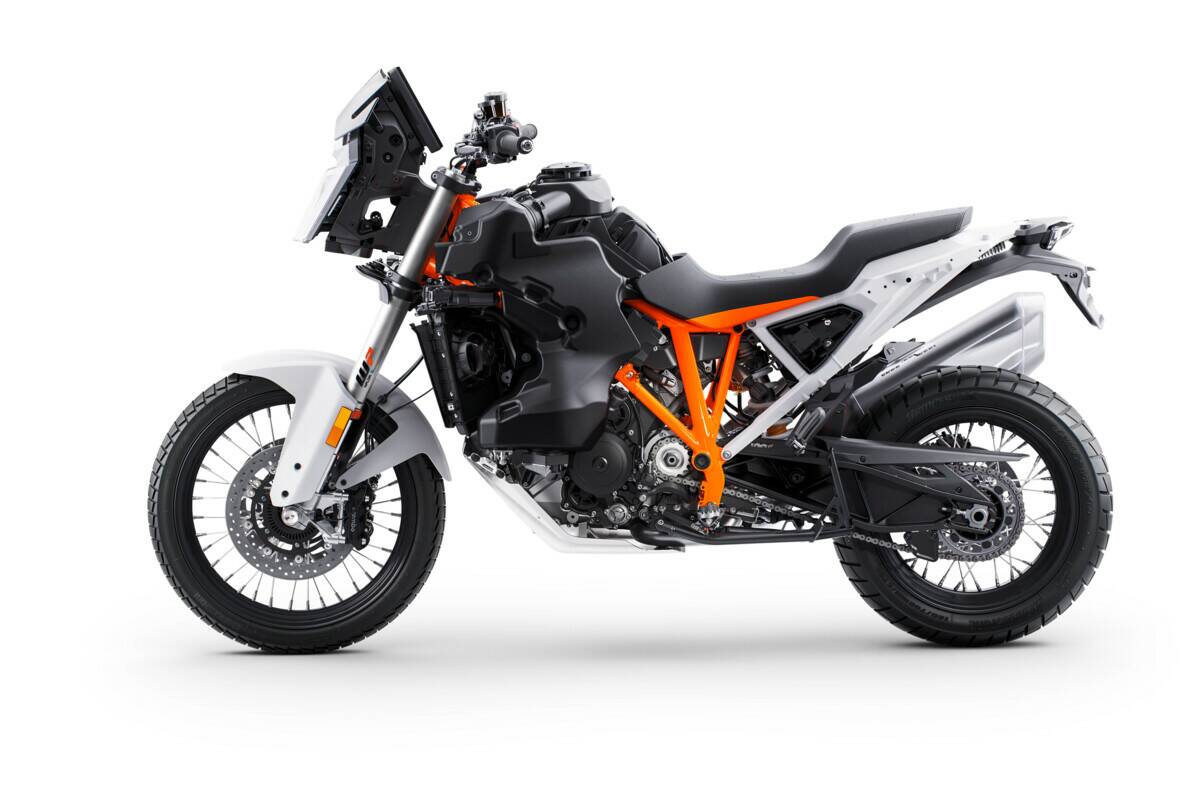 VIAGGIA LONTANO IN SELLA ALLA NUOVA KTM 1390 SUPER ADVENTURE R 2025