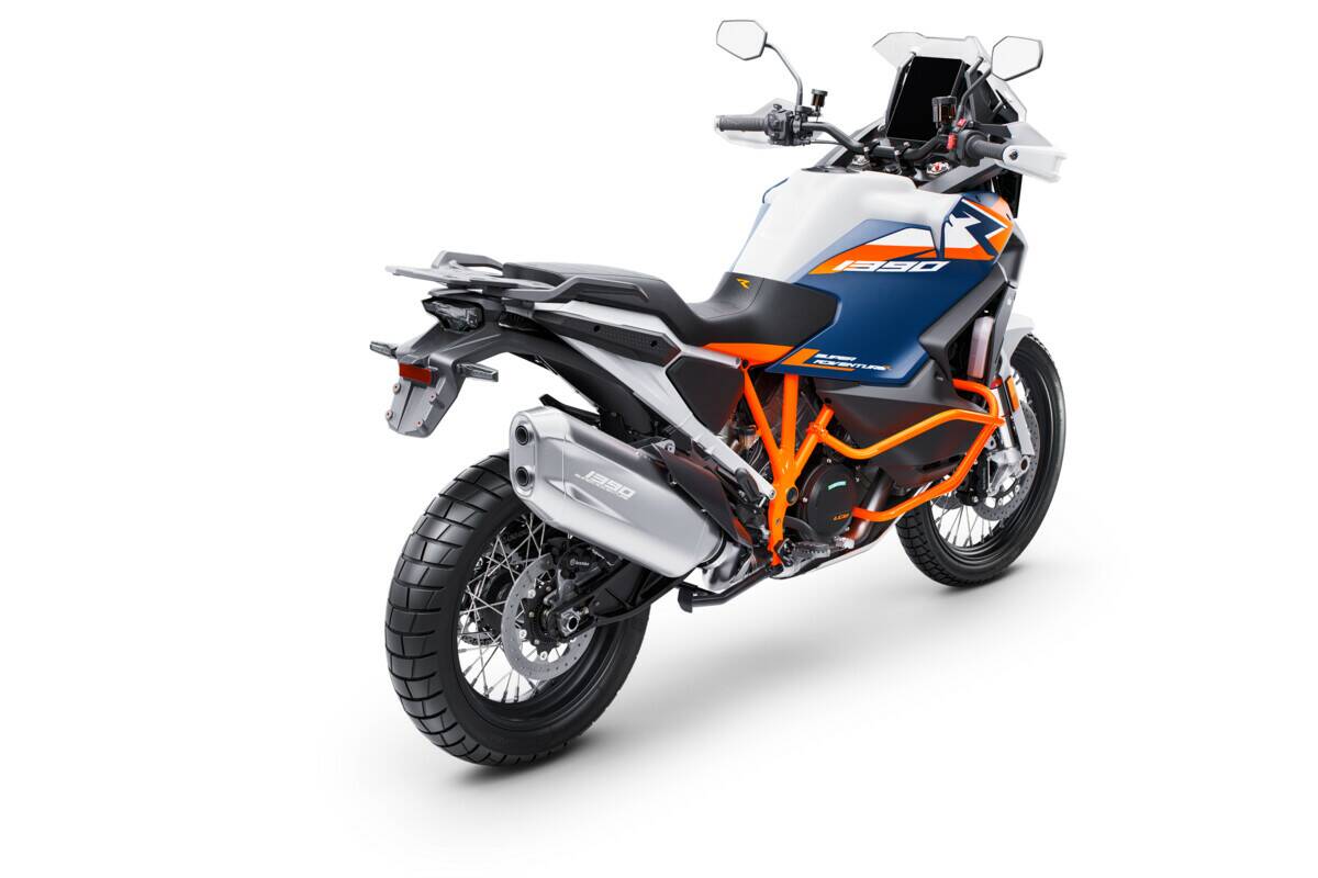 VIAGGIA LONTANO IN SELLA ALLA NUOVA KTM 1390 SUPER ADVENTURE R 2025