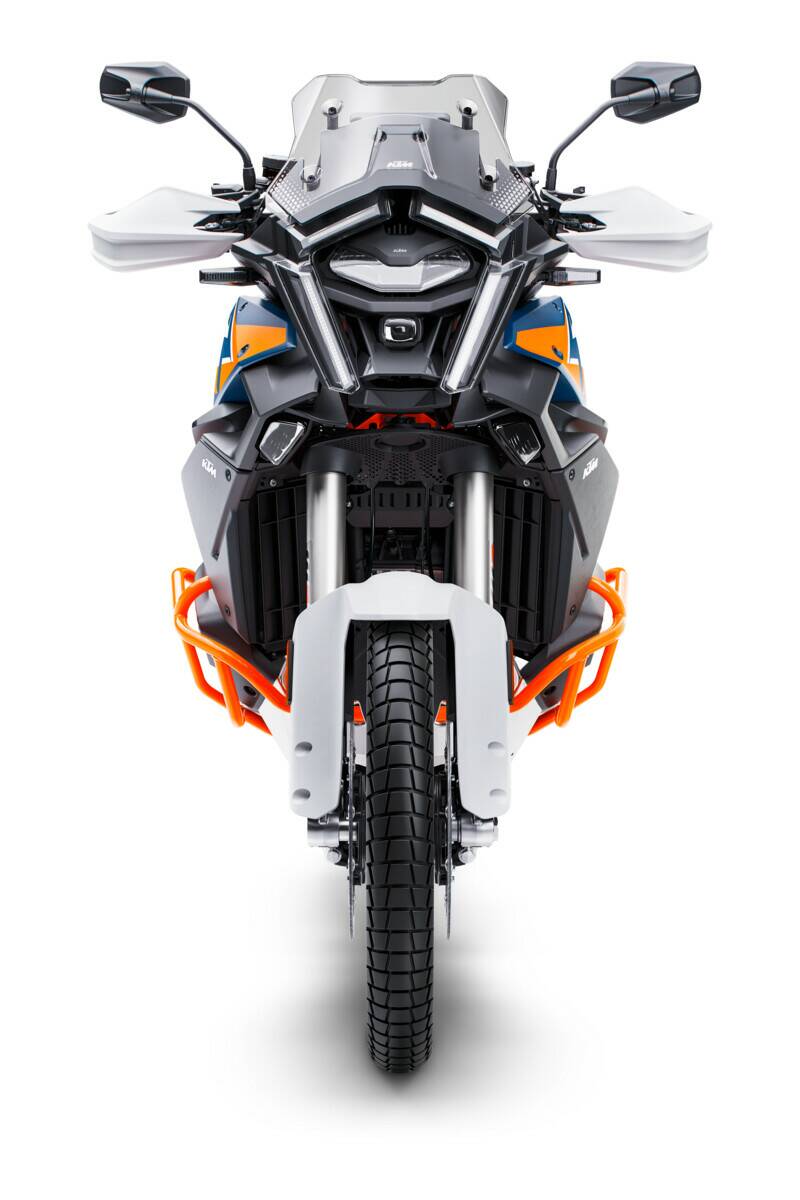 VIAGGIA LONTANO IN SELLA ALLA NUOVA KTM 1390 SUPER ADVENTURE R 2025