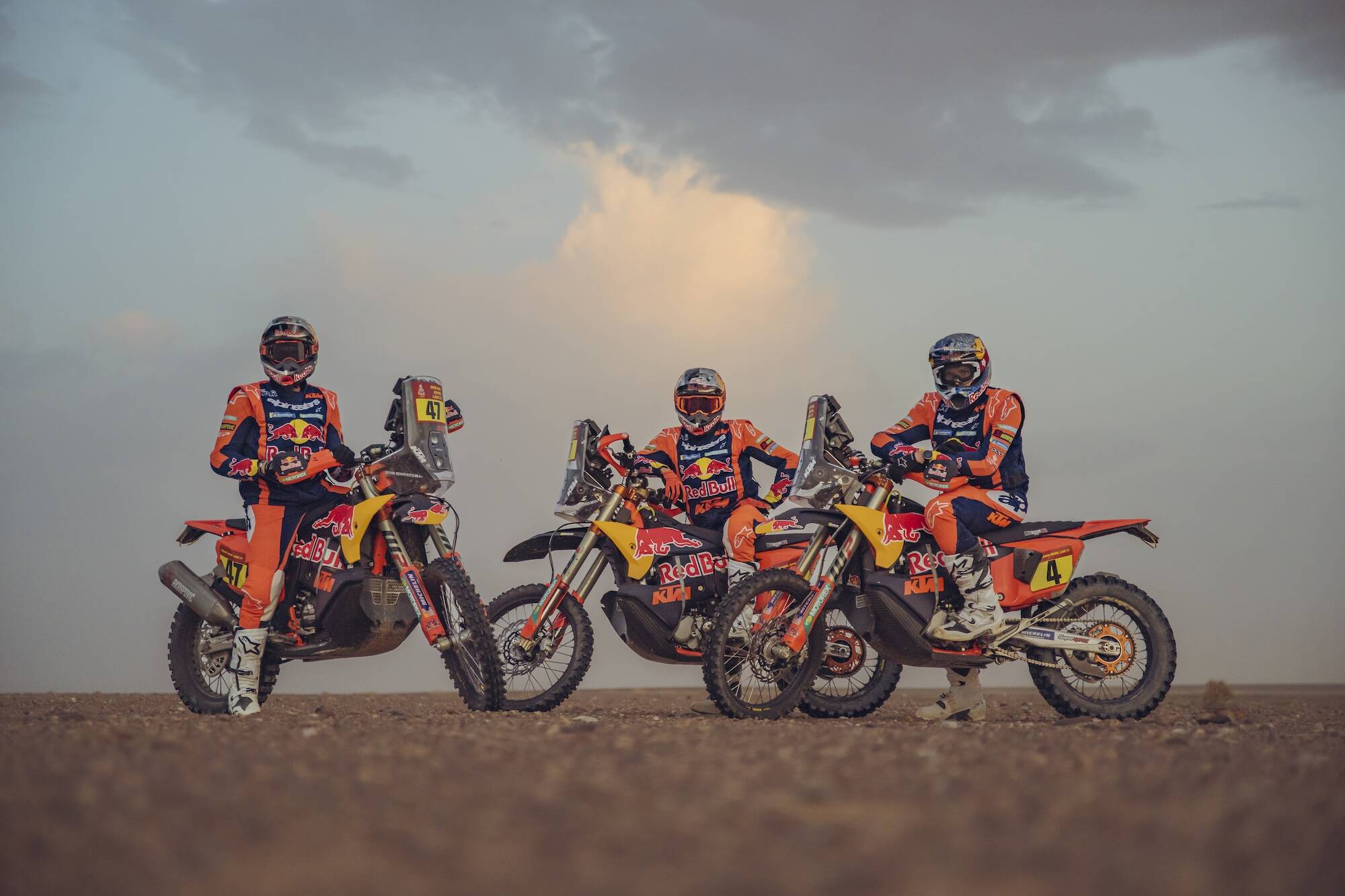 DAKAR 2025: IL TEAM RED BULL KTM FACTORY RACING È READY TO RACE!