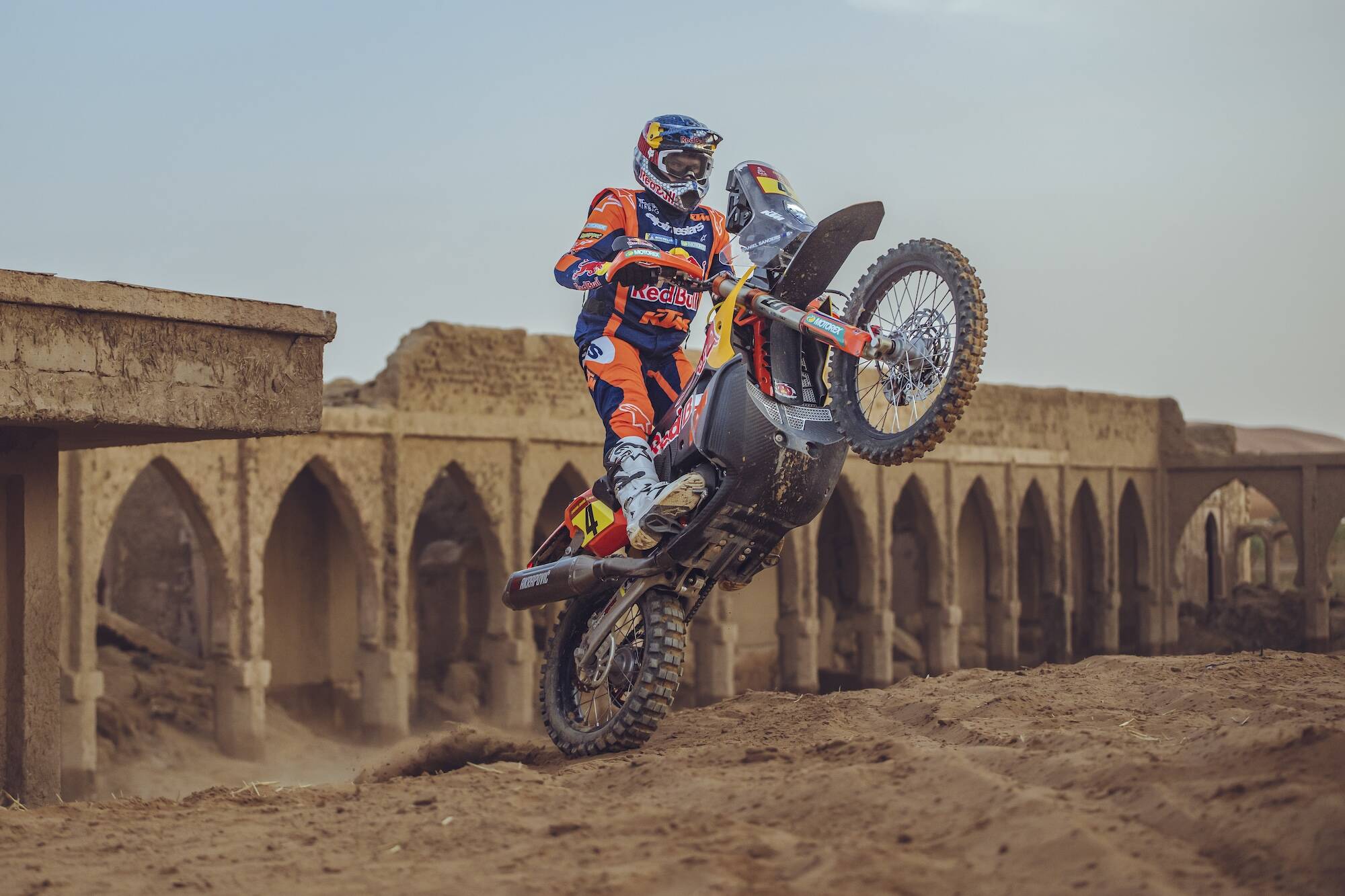 DAKAR 2025: IL TEAM RED BULL KTM FACTORY RACING È READY TO RACE!