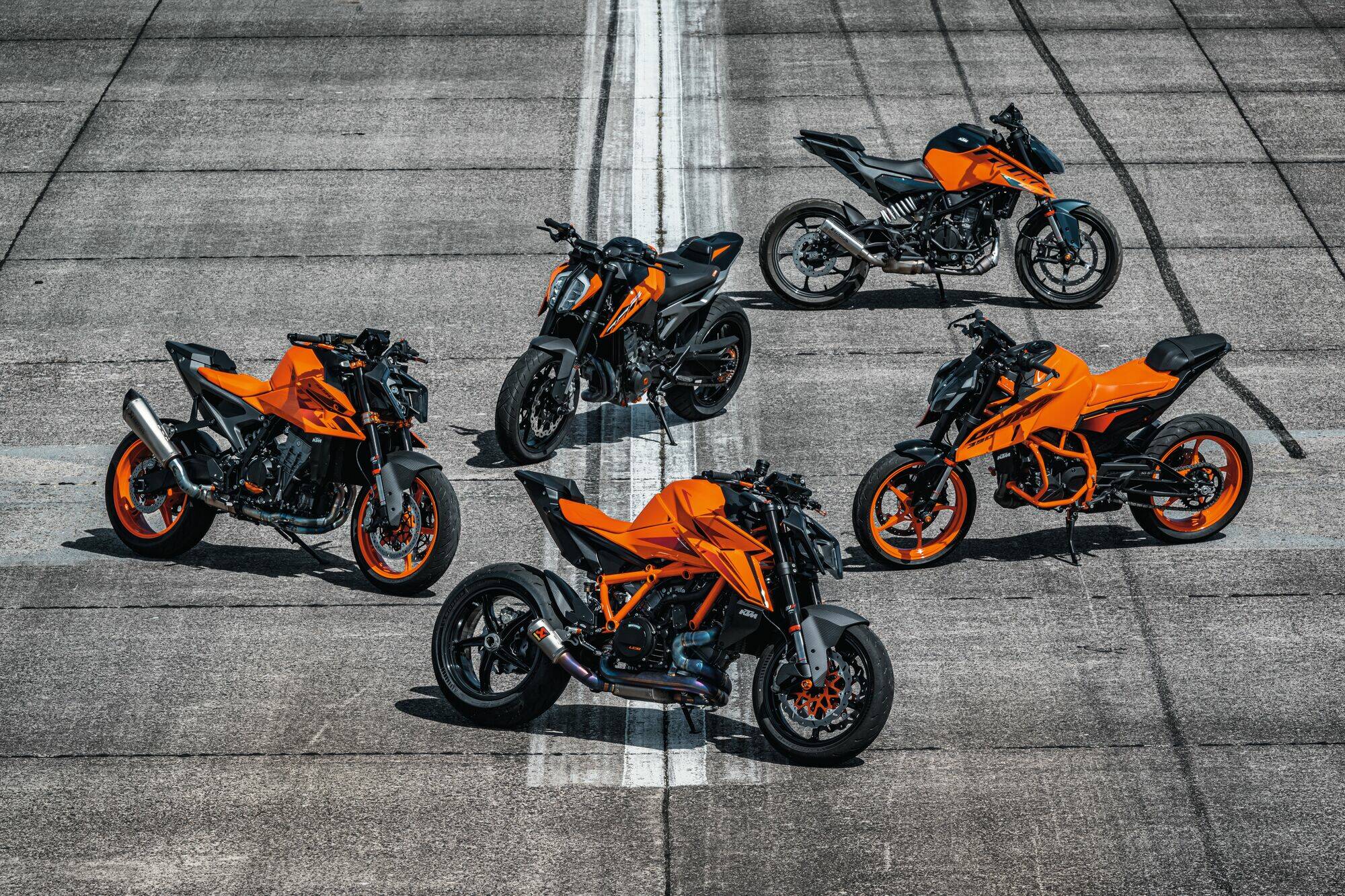 KTM IN AZIONE A EICMA RIDING FEST 2025: LE MOTO READY TO RACE ARRIVANO A MISANO