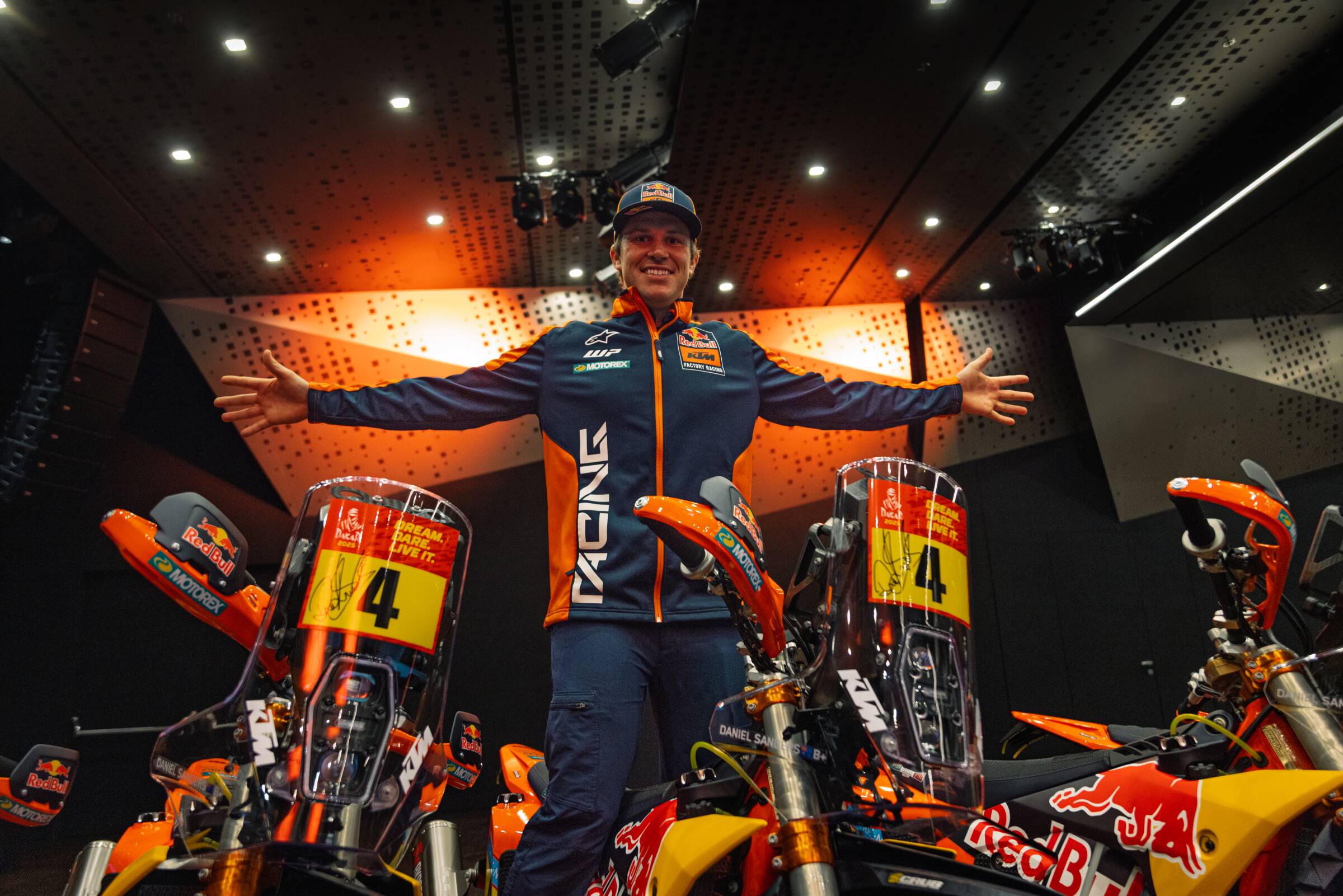 NUOVA KTM 450 RALLY REPLICA 2026: LA MOTO 100% READY TO RACE