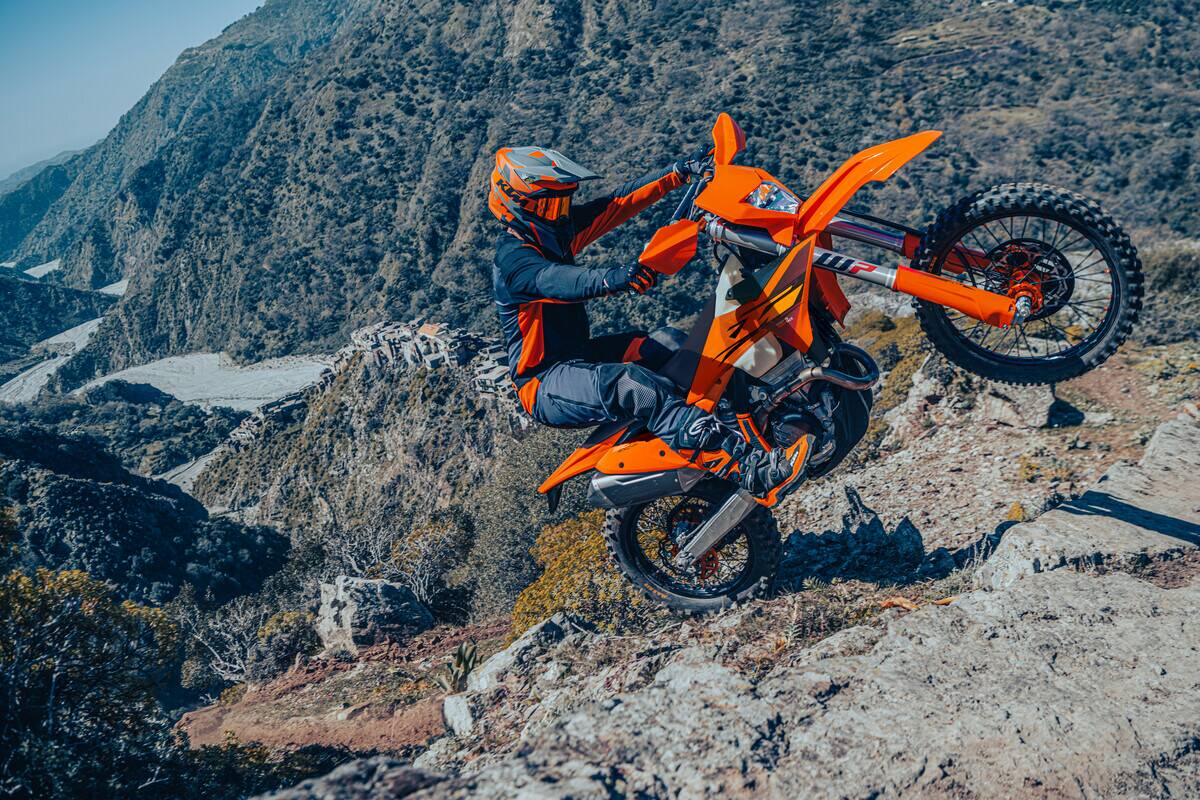 KTM PRESENTA LA NUOVA GAMMA ENDURO 2026