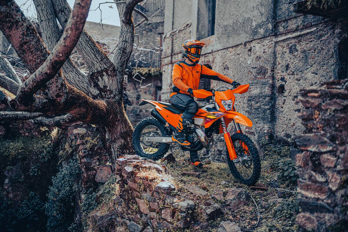 KTM PRESENTA LA NUOVA GAMMA ENDURO 2026