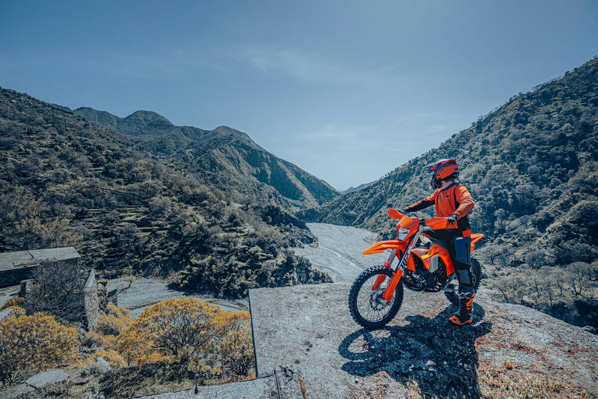 KTM PRESENTA LA NUOVA GAMMA ENDURO 2026