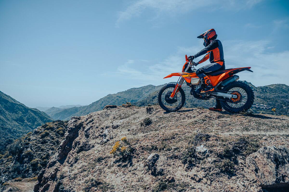 KTM PRESENTA LA NUOVA GAMMA ENDURO 2026
