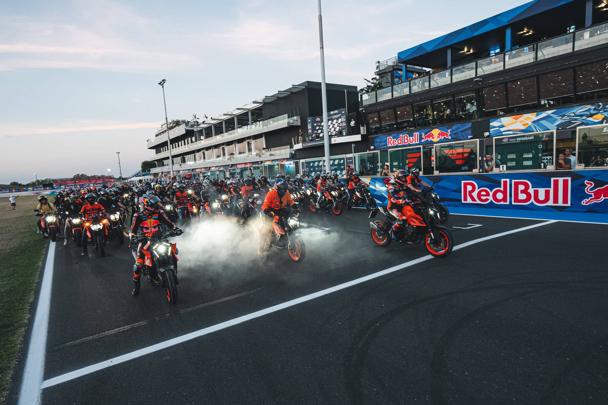 KTM ORANGE PARADE 2025: INIZIATO IL COUNTDOWN PER L’EVENTO DI COMMUNITY PIÙ READY TO RACE DELL’ANNO!