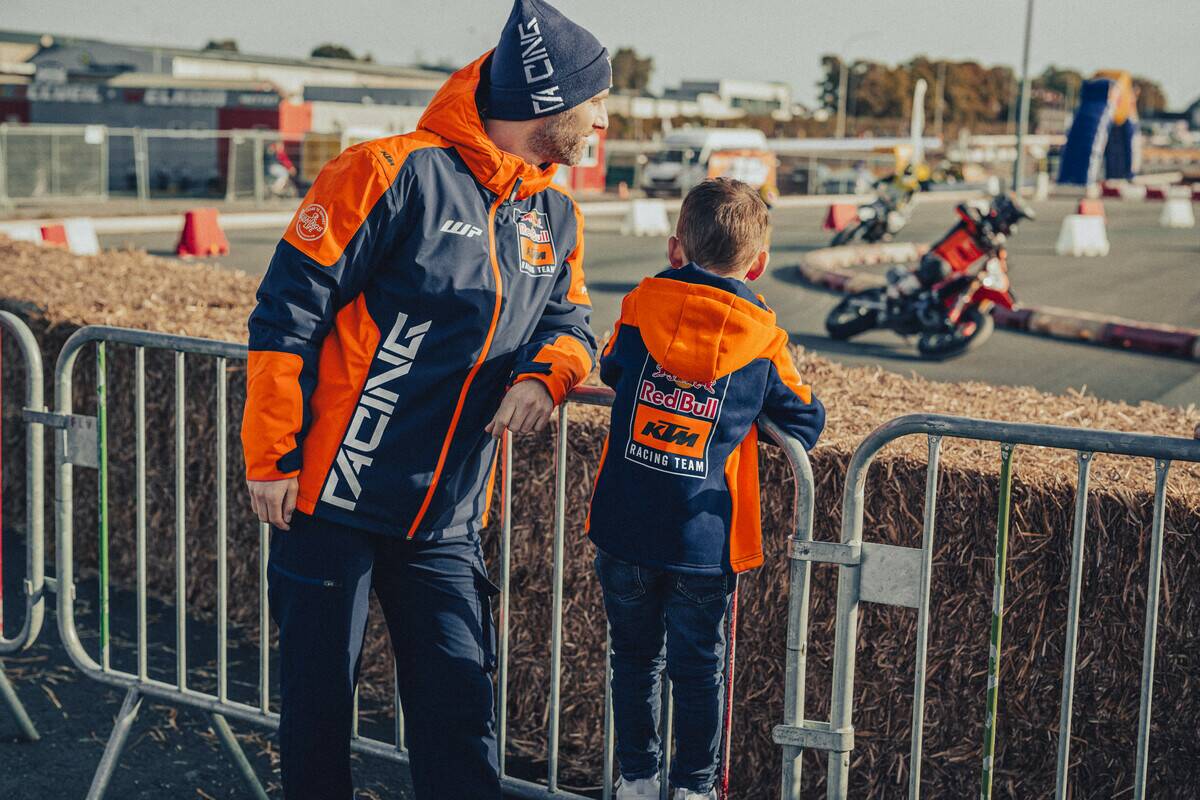 COLLEZIONE REPLICA RESTOCK: DI NUOVO IN PISTA!