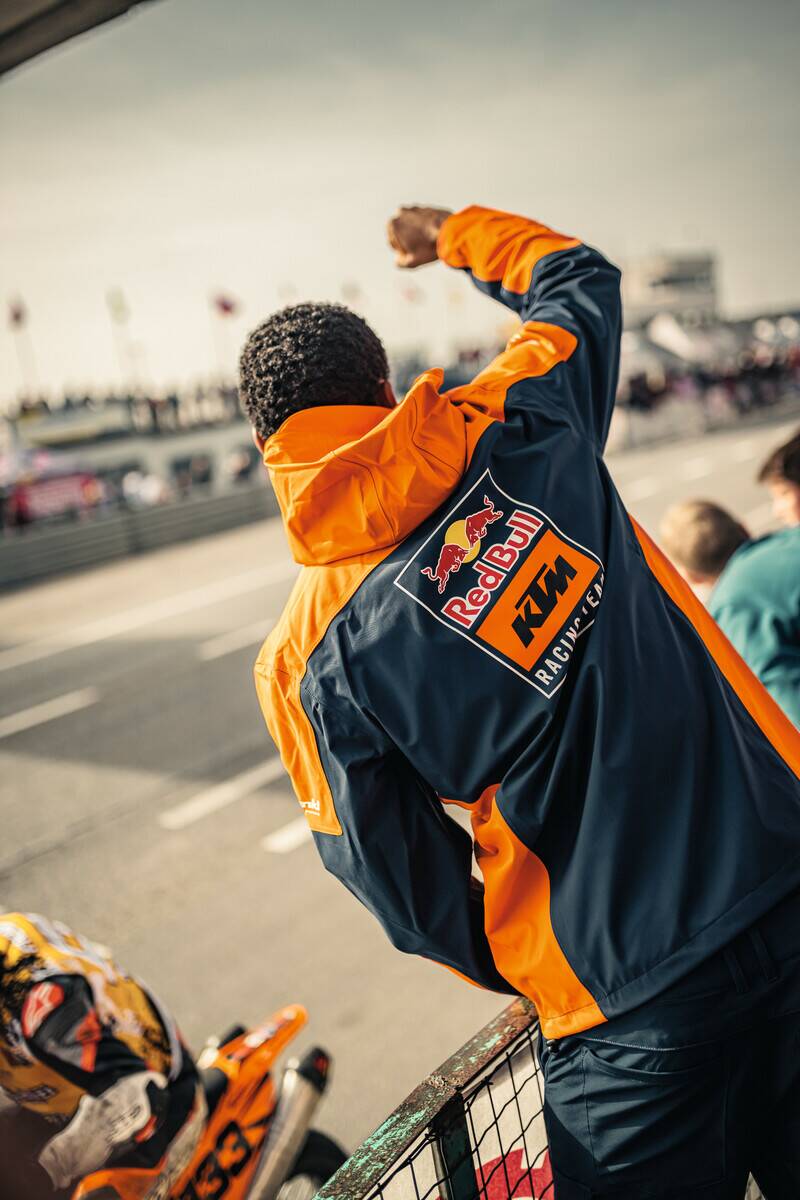 COLLEZIONE REPLICA RESTOCK: DI NUOVO IN PISTA!