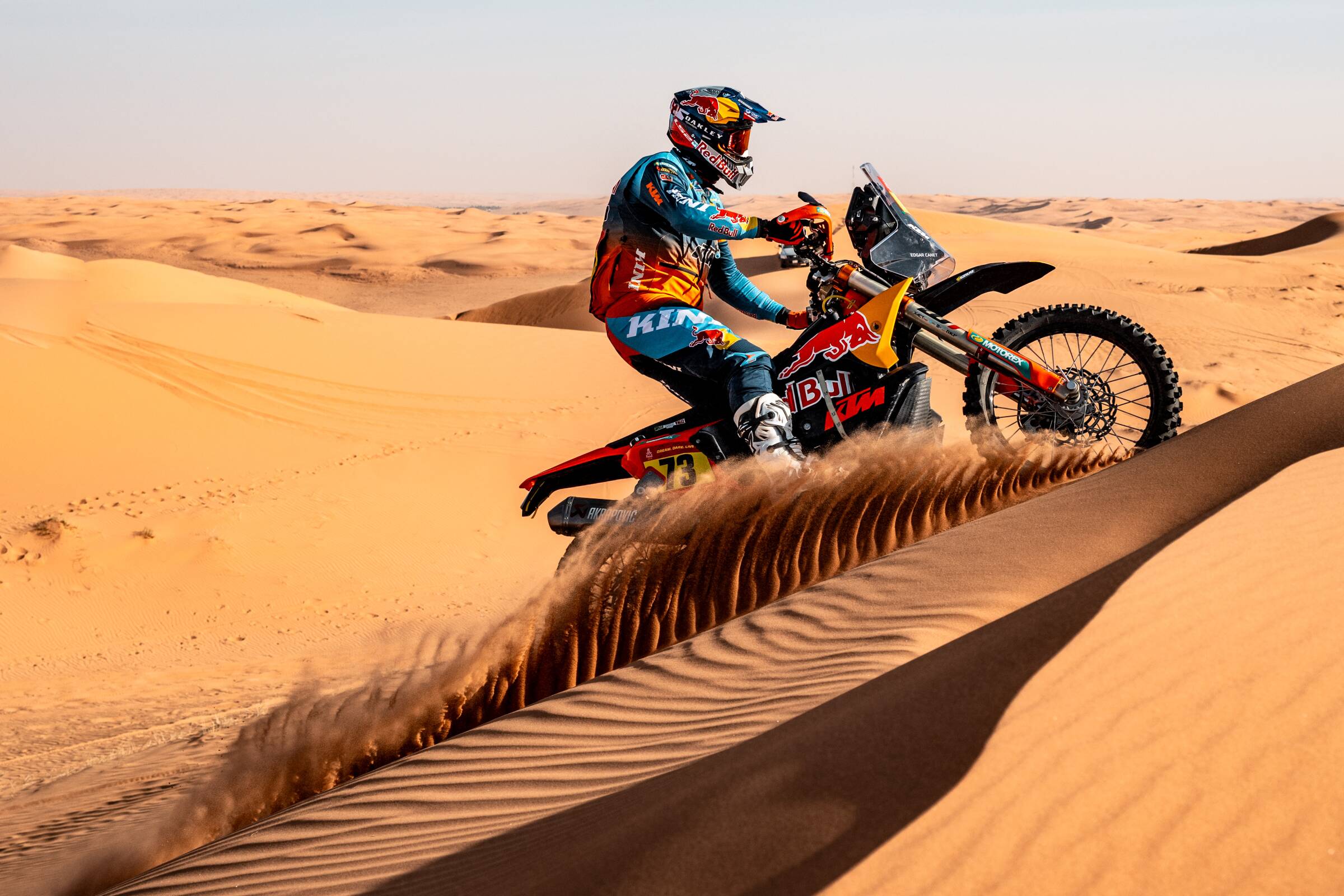 DAKAR 2026: IL DESERTO SI TINGE DI ARANCIO