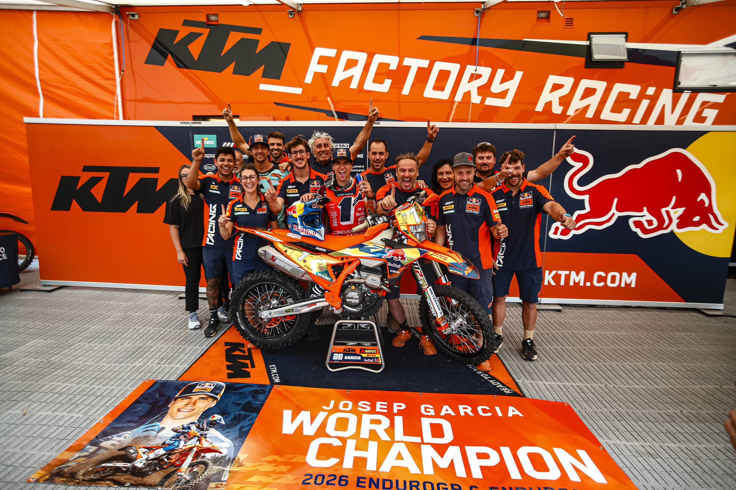 JOSEP GARCIA SUL TRONO: KTM DOMINA IL MONDIALE!