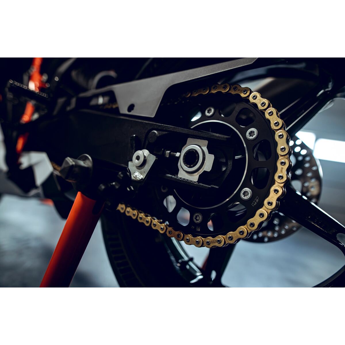 Racing chain